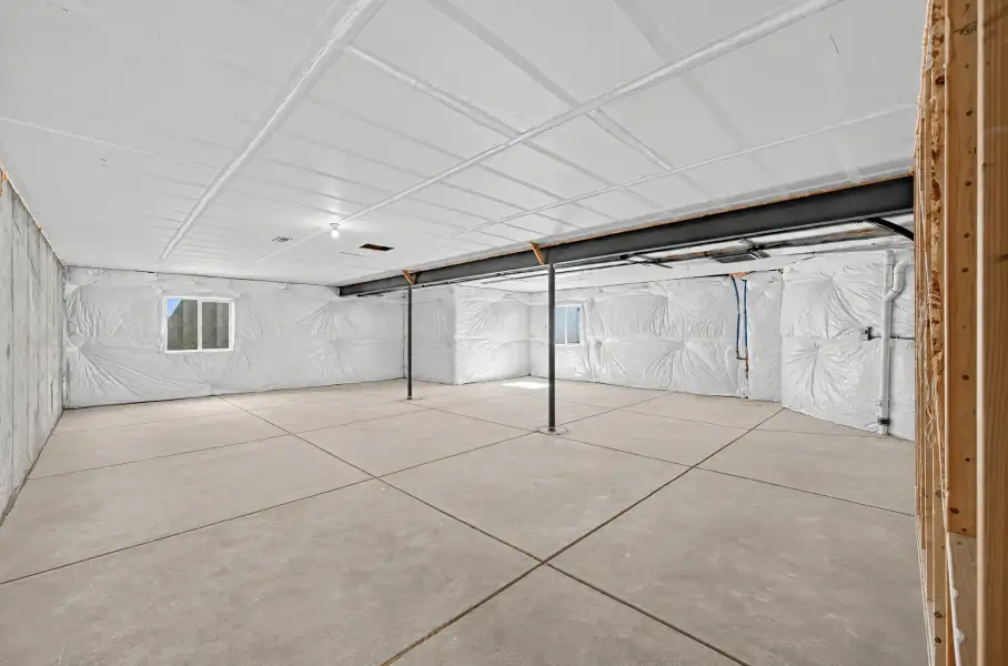 Spacious, unfurnished interior of a new home in The Aurora Highlands, Aurora (Image 20).