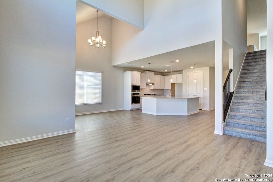 Spacious, unfurnished interior of a new home in Veranda, San Antonio (Image 18).