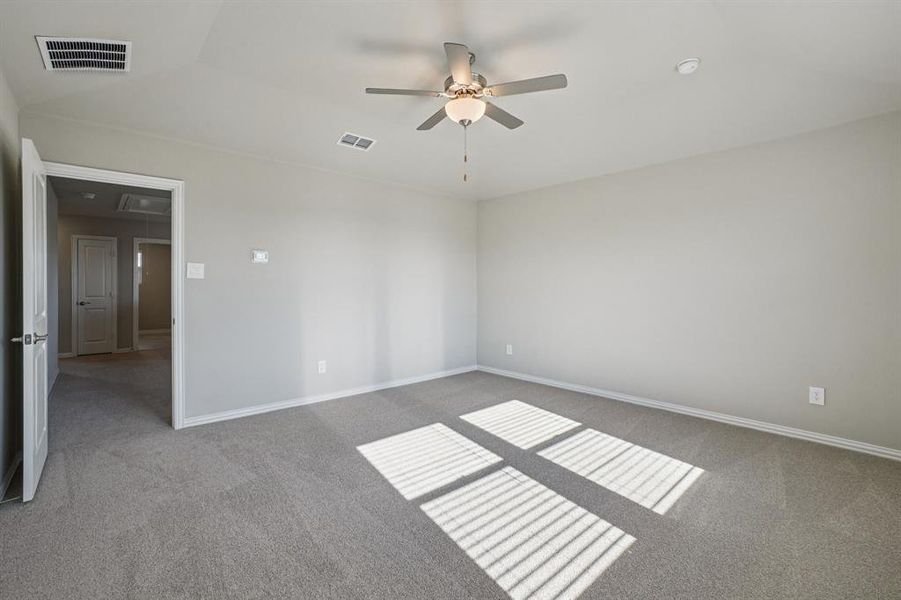 Spacious, unfurnished interior of a new home in Eastridge - Spring Series, McKinney (Image 22).