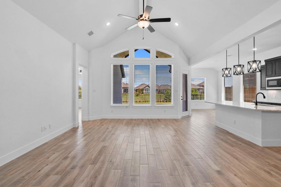 Spacious, unfurnished interior of a new home in Jordan Ranch, Fulshear (Image 23).