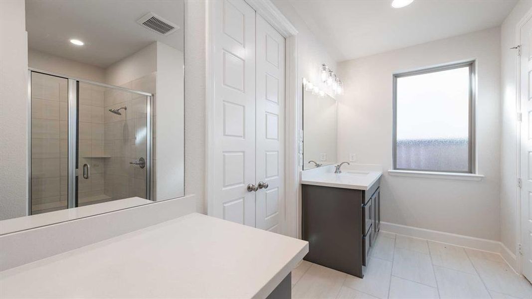 Furnished interior view inside a new home in The Parks At Wilson Creek 40', Celina (Image 6). Furnished interior view inside a new home in The Parks At Wilson Creek 40', Celina (Image 6).