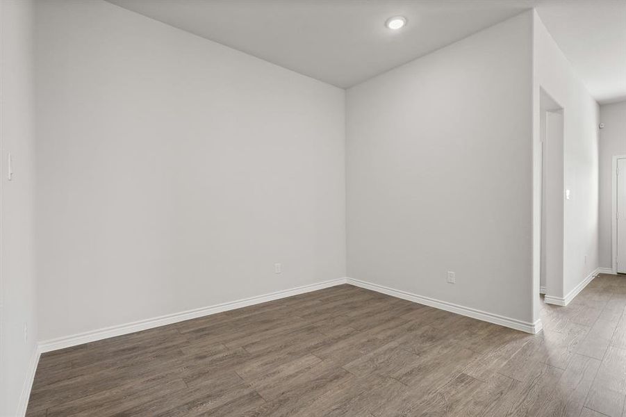 Spacious, unfurnished interior of a new home in Rocky Creek Crossing, Fort Worth (Image 16). Spacious, unfurnished interior of a new home in Rocky Creek Crossing, Fort Worth (Image 16).