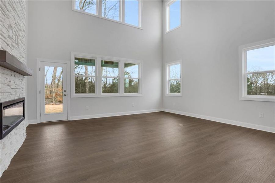 Spacious, unfurnished interior of a new home in Acacia, Cumming (Image 57).