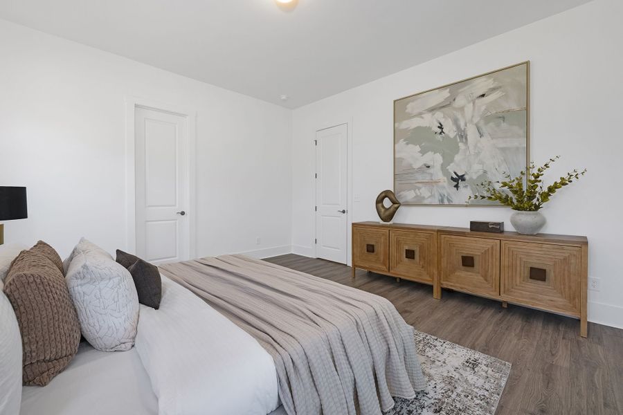 Furnished interior view inside a new home in Edgewater - Harbor Pointe, Lancaster (Image 13).