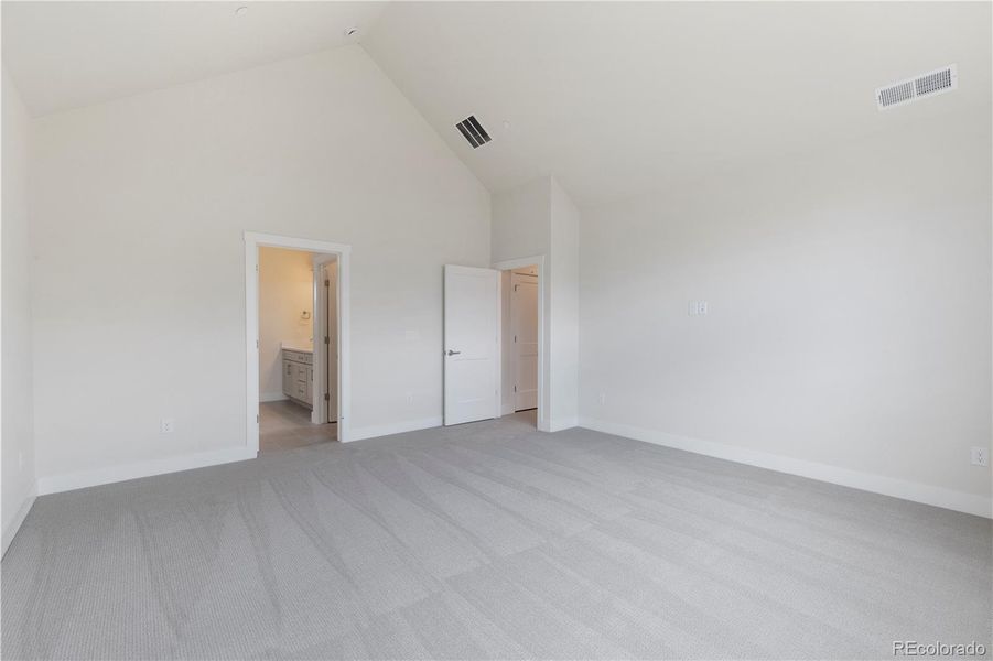 Spacious, unfurnished interior of a new home in , Broomfield (Image 12).