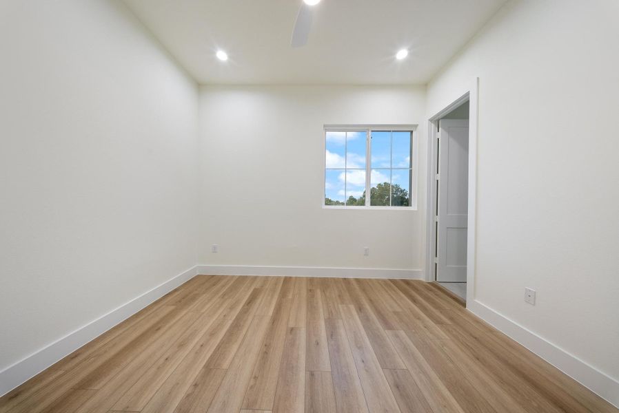 Spacious, unfurnished interior of a new home in , Houston (Image 20).