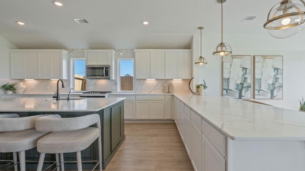 Furnished interior view inside a new home in Riverside Estates, Mont Belvieu (Image 20).