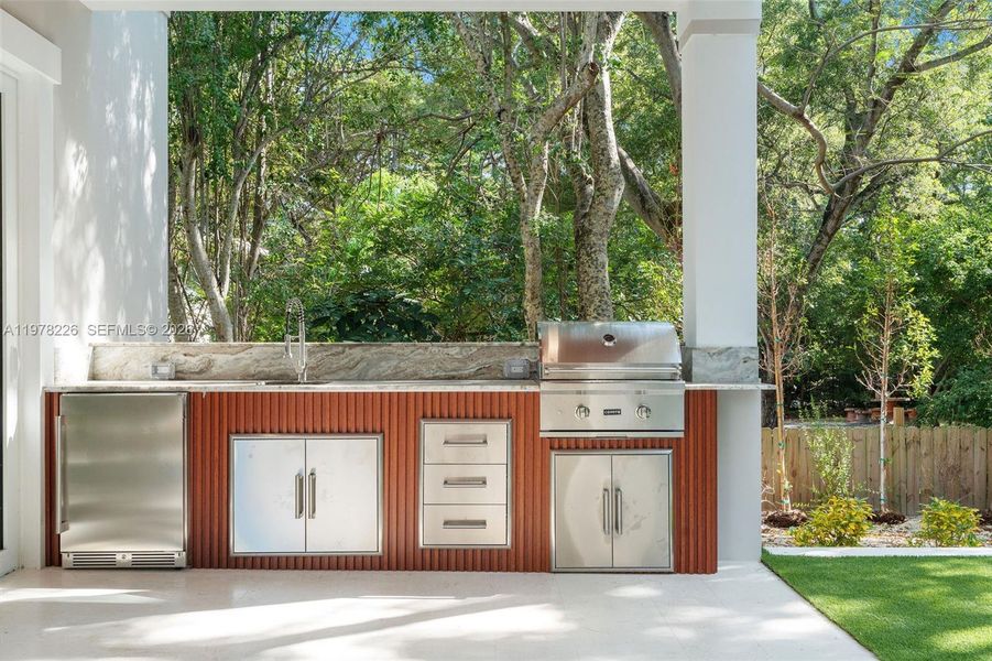 Exterior details and patio area of a home in , Islamorada, Village of Islands (Image 53).