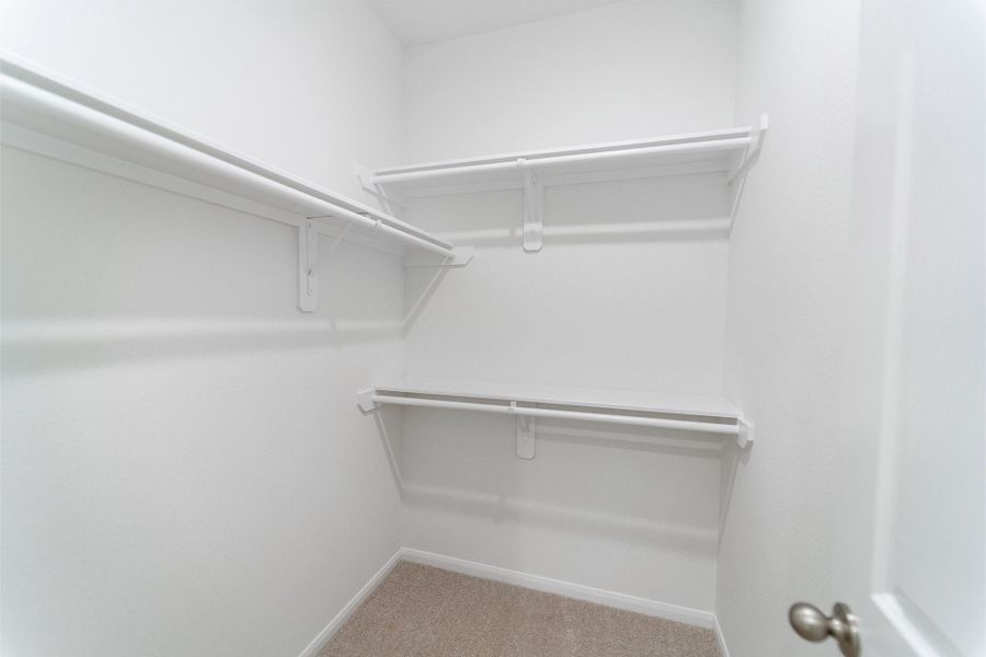 Spacious, unfurnished interior of a new home in Caney Mills, Conroe (Image 20).