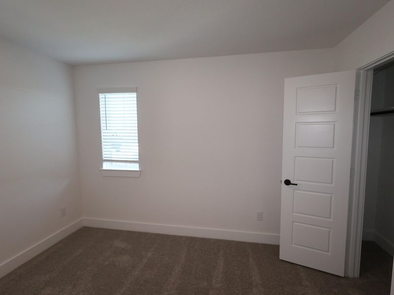 Spacious, unfurnished interior of a new home in Lago Mar, Santa Fe (Image 31).