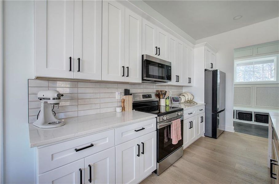 Furnished interior view inside a new home in , Cartersville (Image 23).