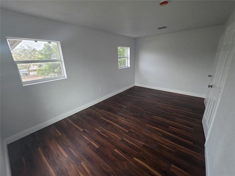Spacious, unfurnished interior of a new home in , Holiday (Image 19).