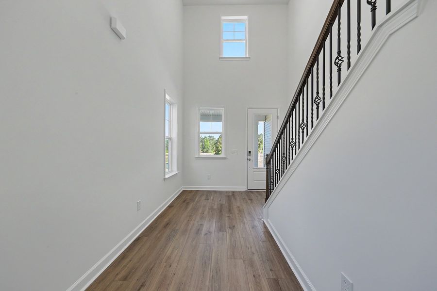 Spacious, unfurnished interior of a new home in Arcadia, Myrtle Beach (Image 20).