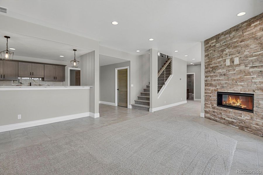 Wet bar adjacent to family room