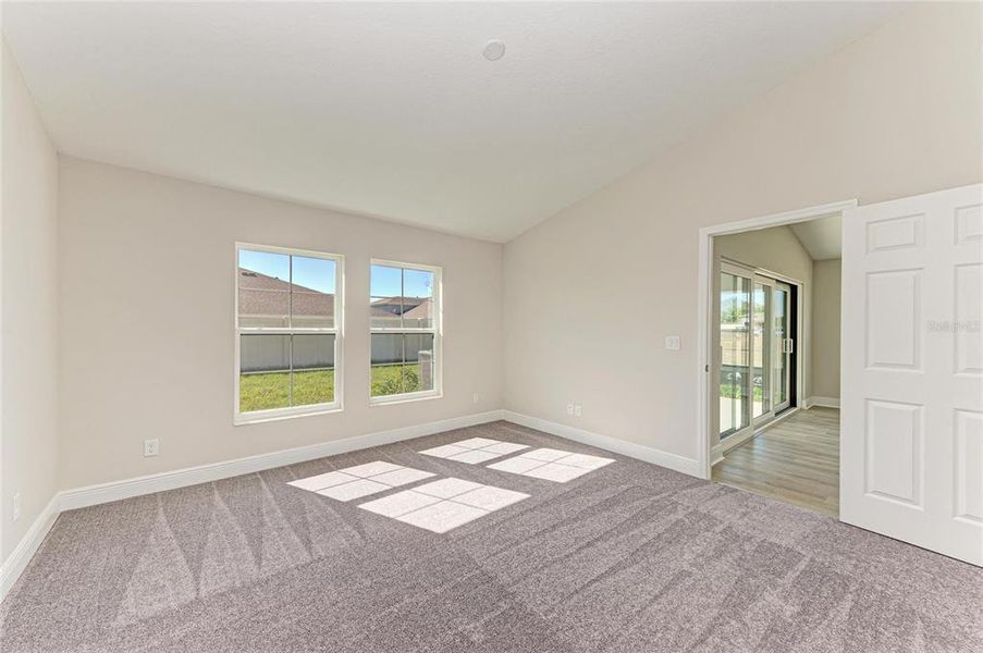 Spacious, unfurnished interior of a new home in Crosswind Point, Parrish (Image 25).