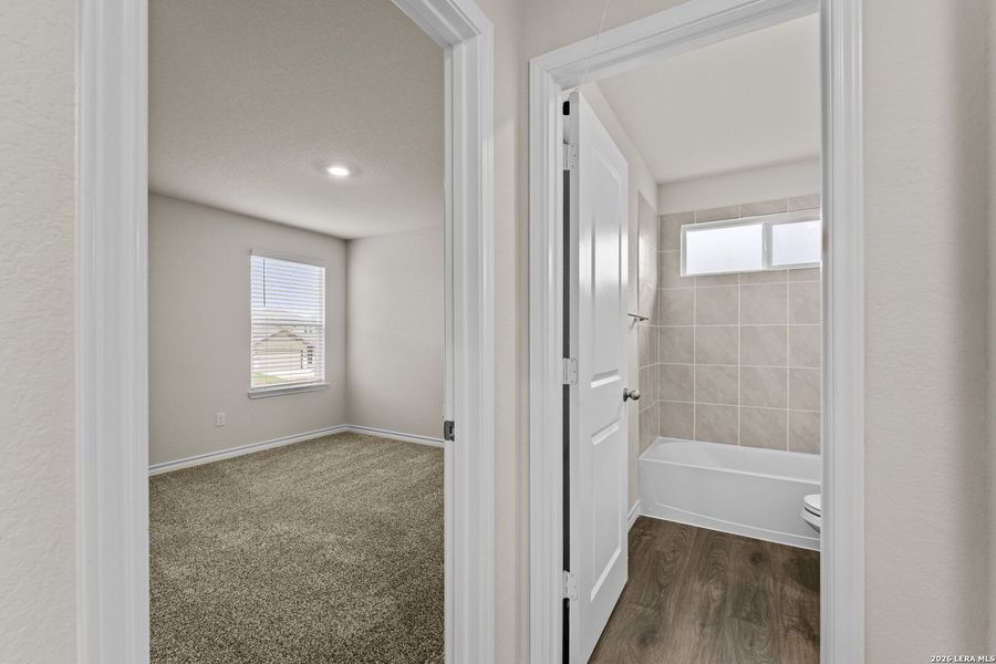 Spacious, unfurnished interior of a new home in Laurel Vistas, San Antonio (Image 30).