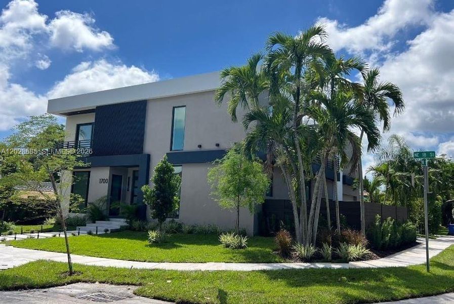 Front exterior of a new home in , Fort Lauderdale, FL, highlighting curb appeal (Image 19).