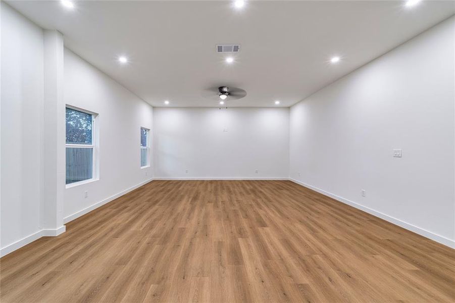Spacious, unfurnished interior of a new home in , Dallas (Image 30).