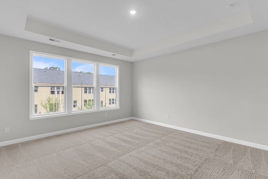 Spacious, unfurnished interior of a new home in Pineland Preserve, Summerville (Image 25).