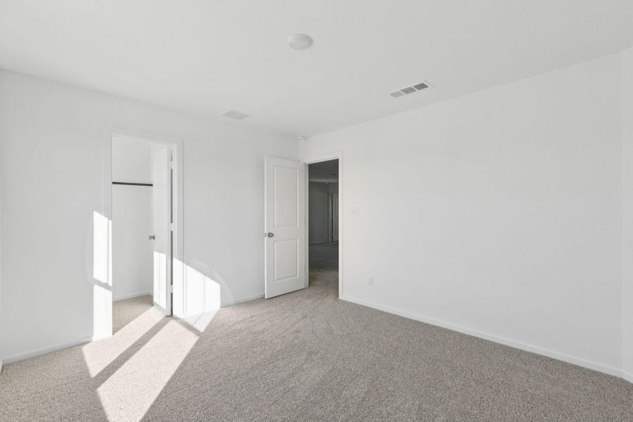 Spacious, unfurnished interior of a new home in Montgomery Bend, Montgomery (Image 21).