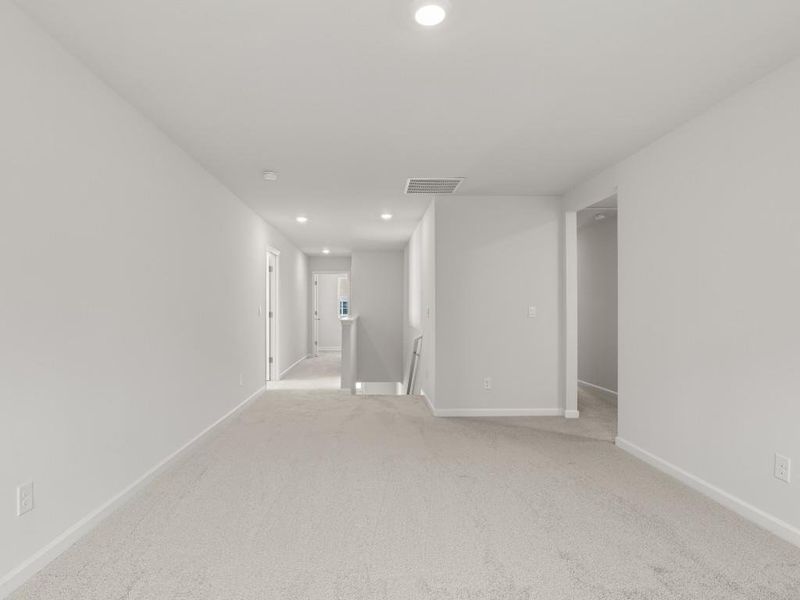 Spacious, unfurnished interior of a new home in Parkside at Carter Grove, Cartersville (Image 41).