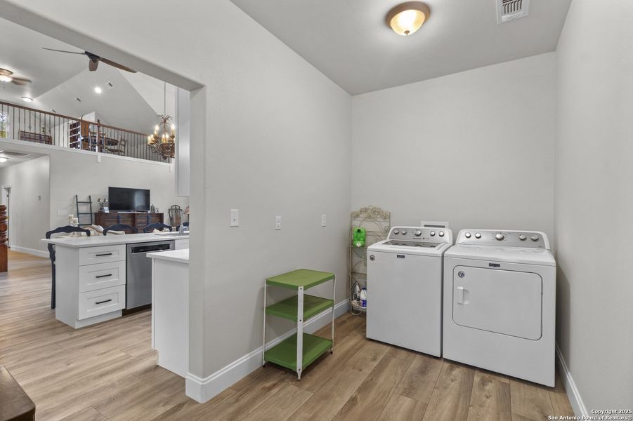 Furnished interior view inside a new home in , Bandera (Image 50).