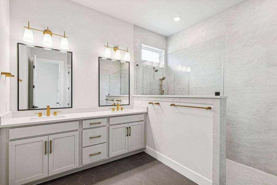 Owner's Bathroom Owner's Bathroom