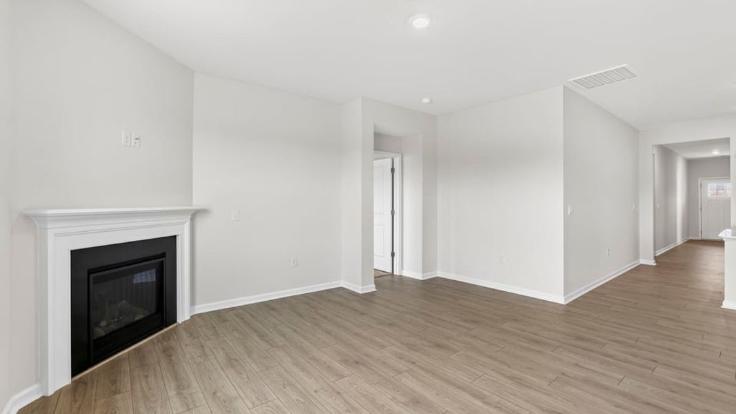 Spacious, unfurnished interior of a new home in Benjamin's Grove, Woodruff (Image 28).