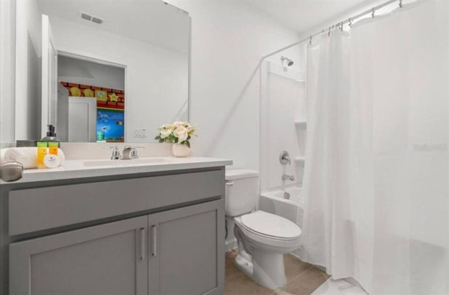 Furnished interior view inside a new home in , Kissimmee (Image 14).