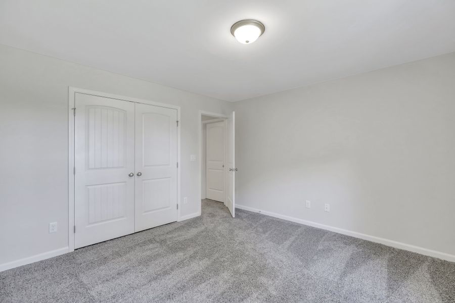 Spacious, unfurnished interior of a new home in Settlers Hammock, Kingsland (Image 20).