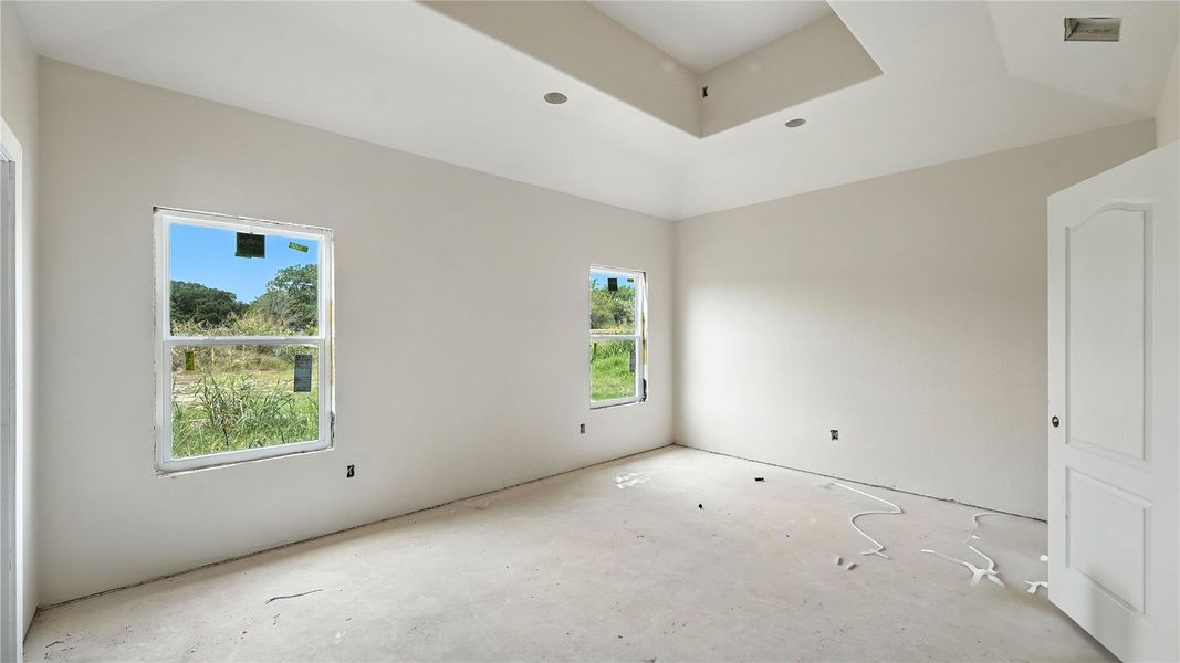 Spacious, unfurnished interior of a new home in , Gonzales (Image 9).