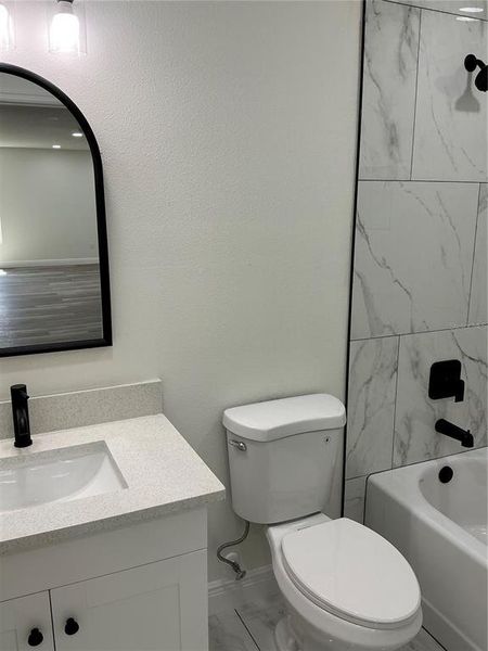 Furnished interior view inside a new home in , Leesburg (Image 5).