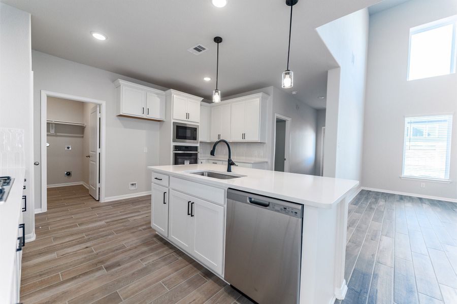 Furnished interior view inside a new home in Lago Mar, Texas City (Image 7).