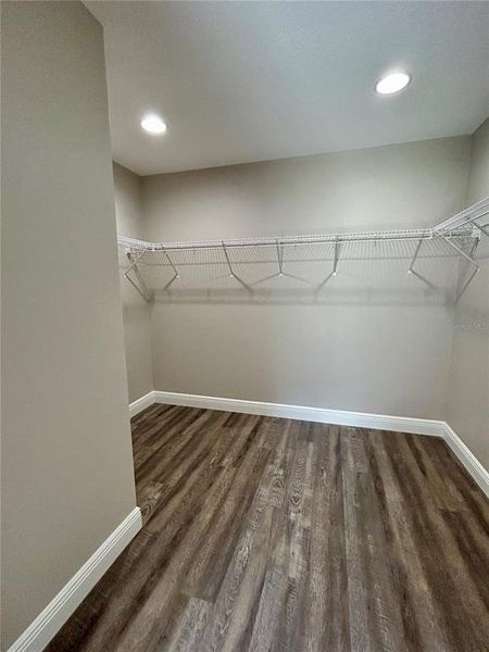 Spacious, unfurnished interior of a new home in , Summerfield (Image 9).