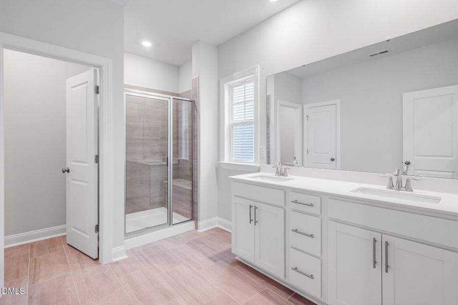 SUN_Everlee_Pic_MayflowerIII_QMI_218_Own