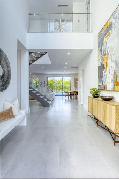 2 Foyer 1
