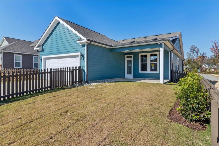 Exterior details and patio area of a home in Tillery Park, Grovetown (Image 3).