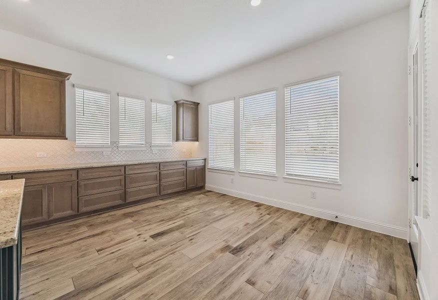 Plan 5072 Dining - 8 of 24 Plan 5072 Dining - 8 of 24