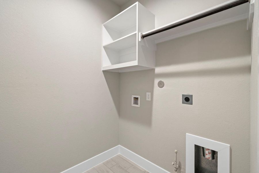 Spacious, unfurnished interior of a new home in Briarwood Crossing, Rosenberg (Image 30).