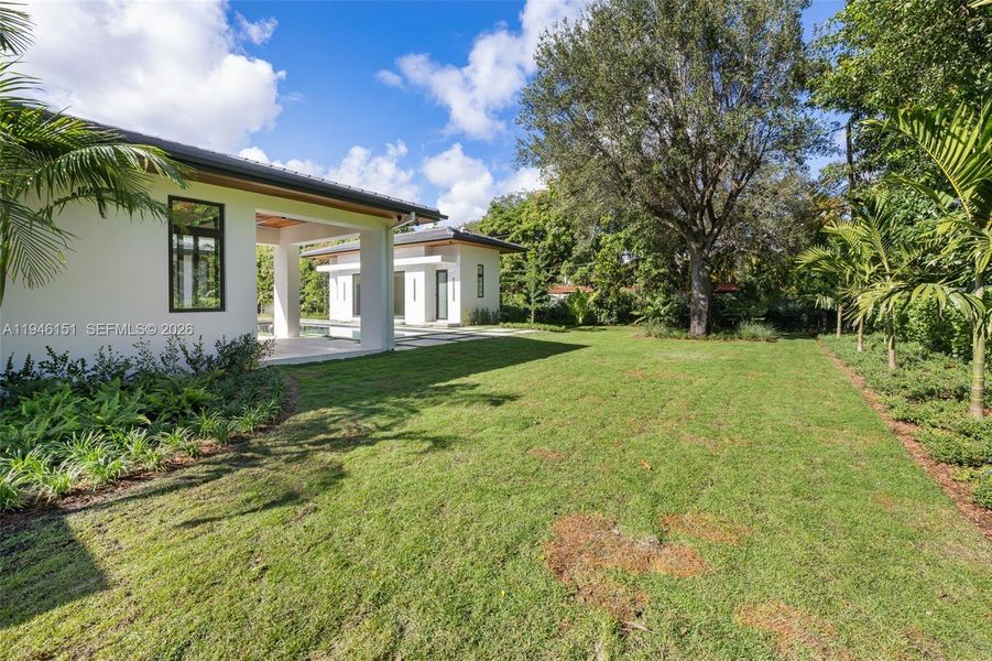 Exterior details and patio area of a home in , Pinecrest (Image 34).