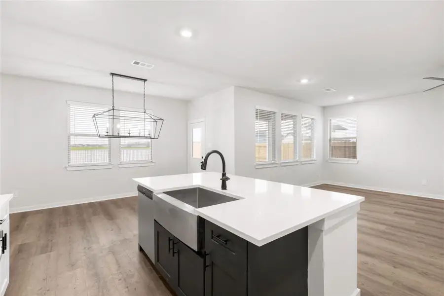 Furnished interior view inside a new home in Glendale Lakes, Rosharon (Image 5). Furnished interior view inside a new home in Glendale Lakes, Rosharon (Image 5).