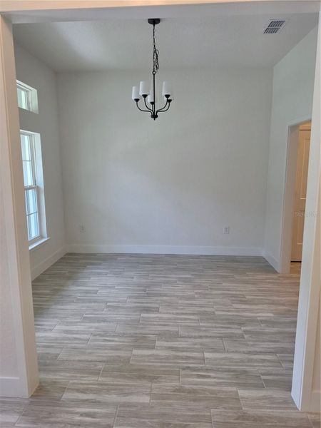 Spacious, unfurnished interior of a new home in Spring Hill, Spring Hill (Image 8).