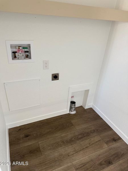 Washer/Dryer hookup Washer/Dryer hookup