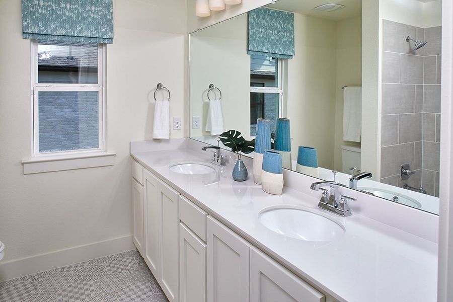Representative furnished interior of a home built from the Conroe - SH 5248 by Shaddock Homes in Grand Oaks at Green Meadows - 60', Celina (Image 18). Representative furnished interior of a home built from the Conroe - SH 5248 by Shaddock Homes in Grand Oaks at Green Meadows - 60', Celina (Image 18).