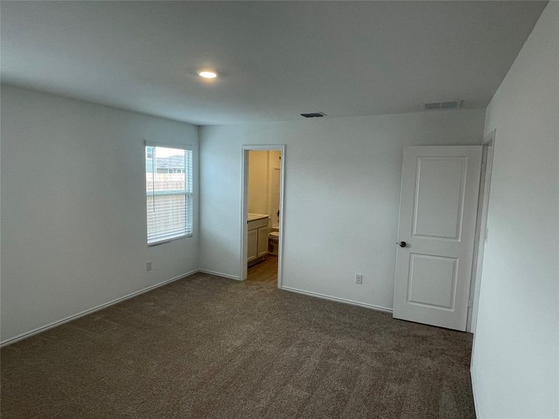 Spacious, unfurnished interior of a new home in Waterstone: Stonehill Collection, Kyle (Image 9). Spacious, unfurnished interior of a new home in Waterstone: Stonehill Collection, Kyle (Image 9).