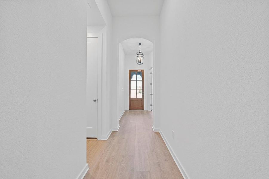 Spacious, unfurnished interior of a new home in 6 Creeks at Waterridge, Kyle (Image 13).