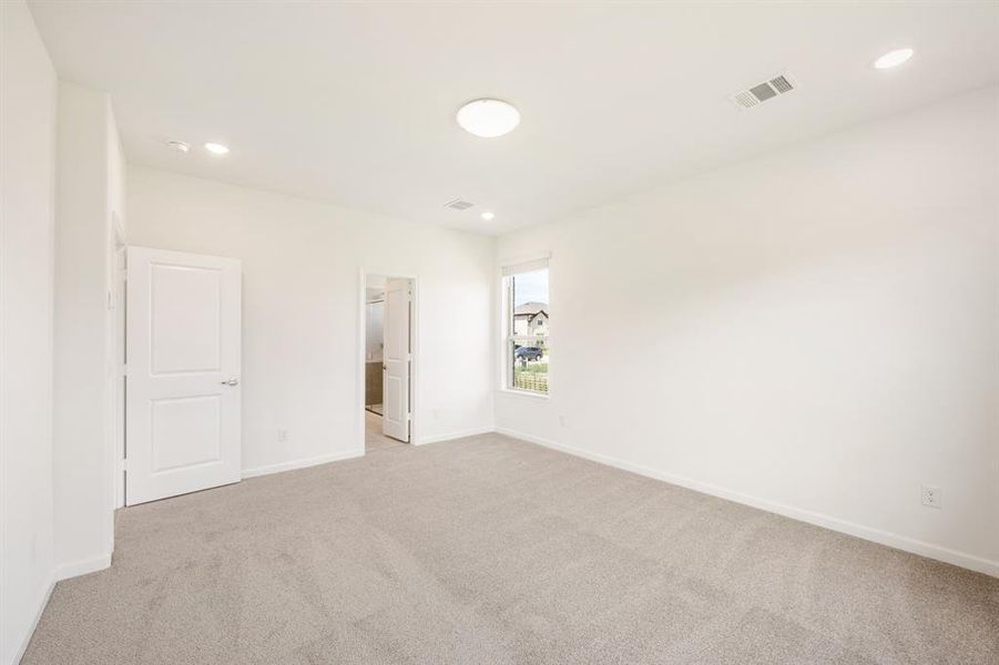 Spacious, unfurnished interior of a new home in ArrowBrooke Elements, Aubrey (Image 32). Spacious, unfurnished interior of a new home in ArrowBrooke Elements, Aubrey (Image 32).