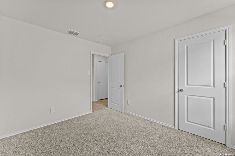 Spacious, unfurnished interior of a new home in Swenson Heights, Seguin (Image 18).