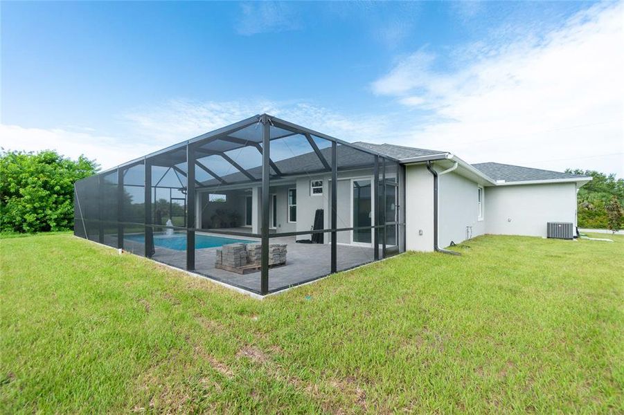 Exterior details and patio area of a home in , Port Charlotte (Image 26).