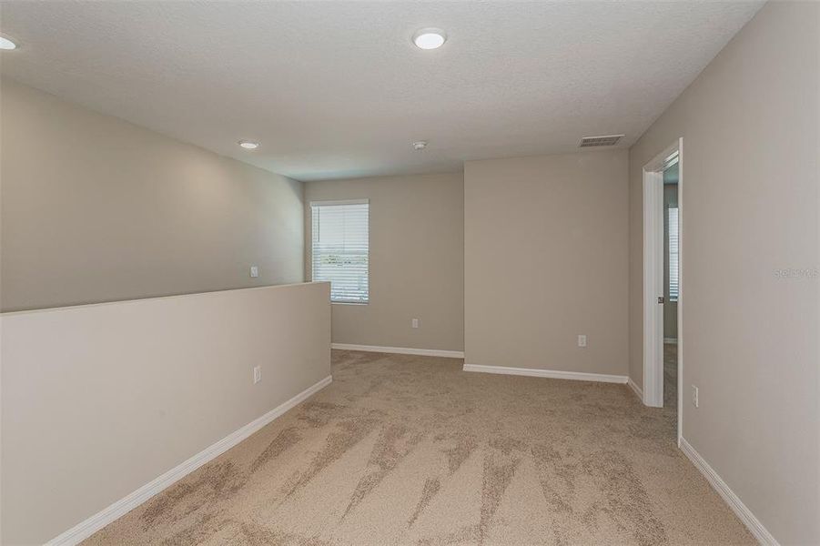Spacious, unfurnished interior of a new home in Two Rivers, Zephyrhills (Image 14).